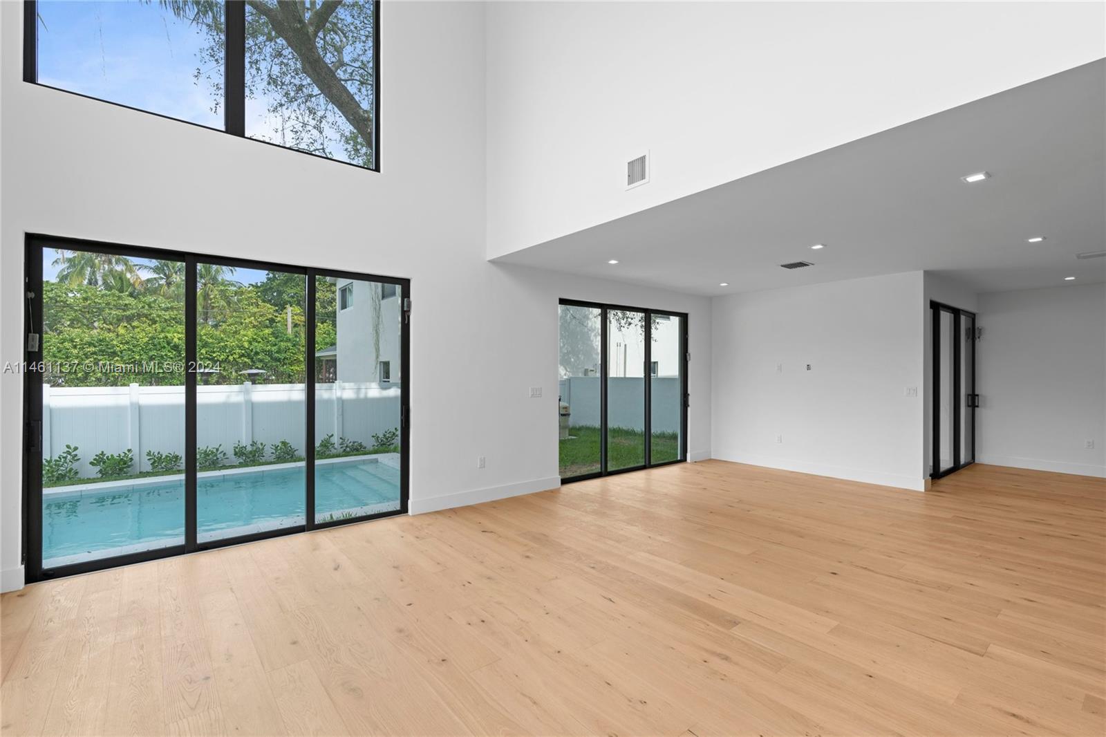 706 SW 9th Ave