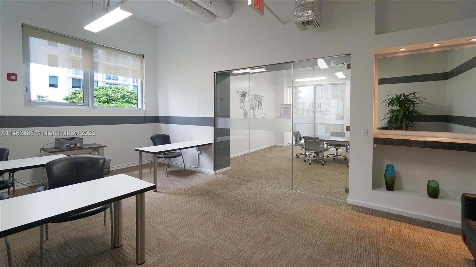 1060 Brickell Ave # 2811