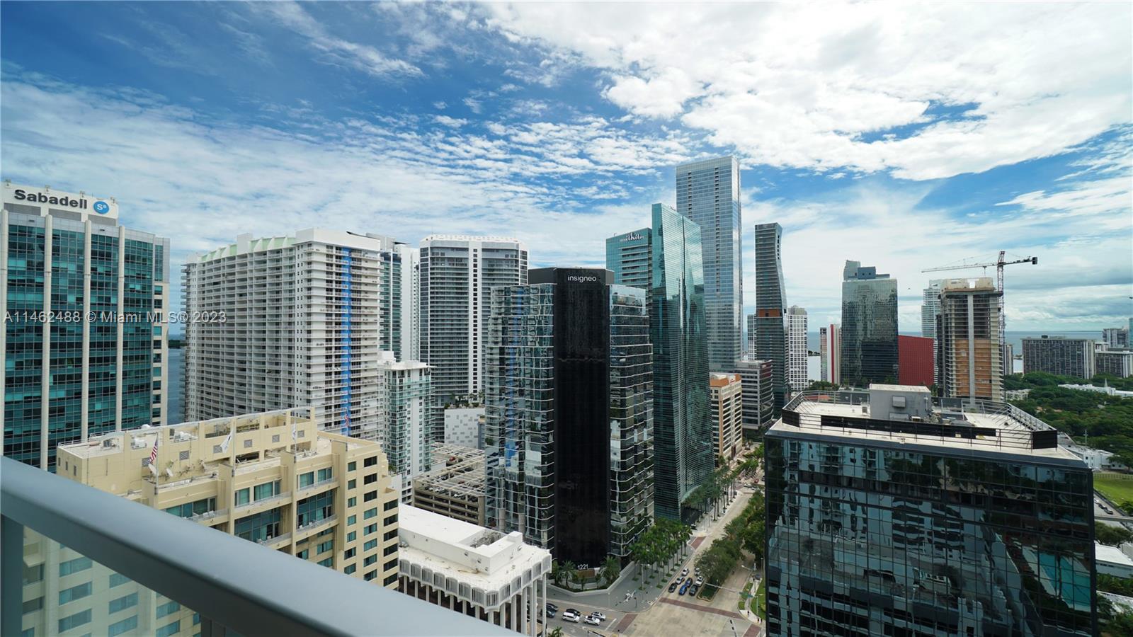 1060 Brickell Ave # 2811