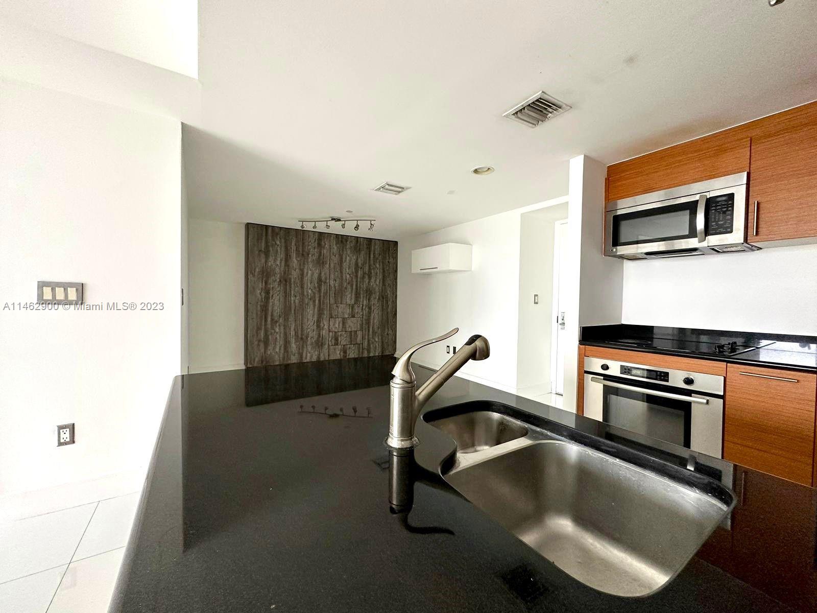 50 Biscayne Blvd # 3107