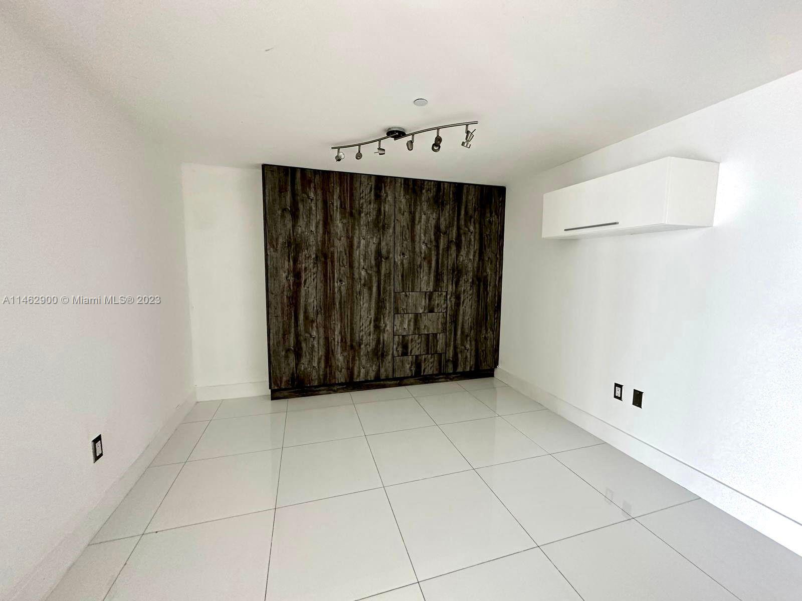 50 Biscayne Blvd # 3107