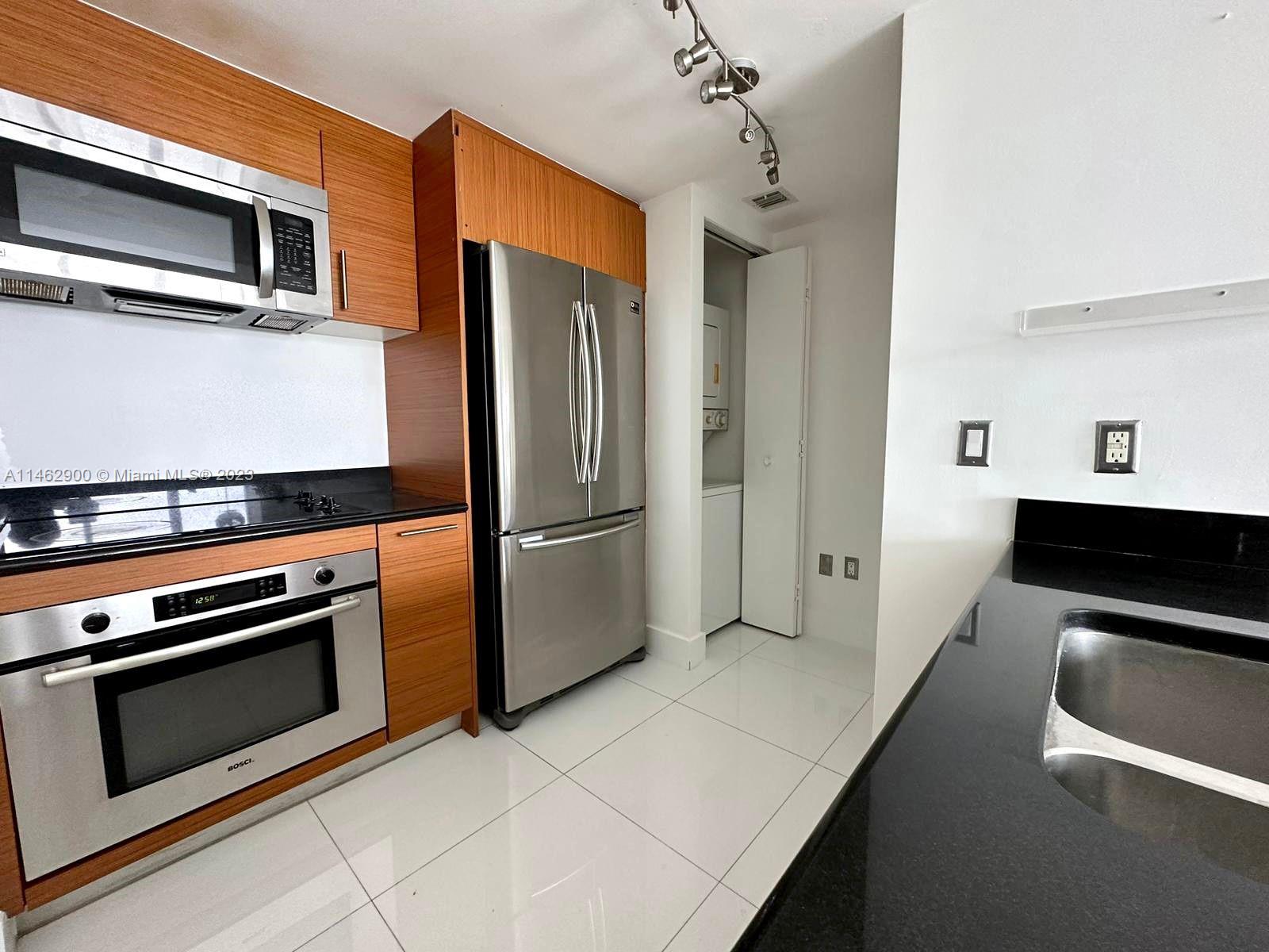50 Biscayne Blvd # 3107