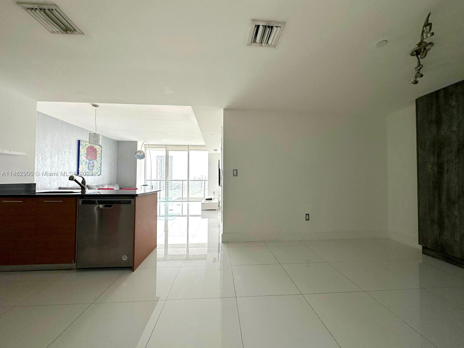 50 Biscayne Blvd # 3107