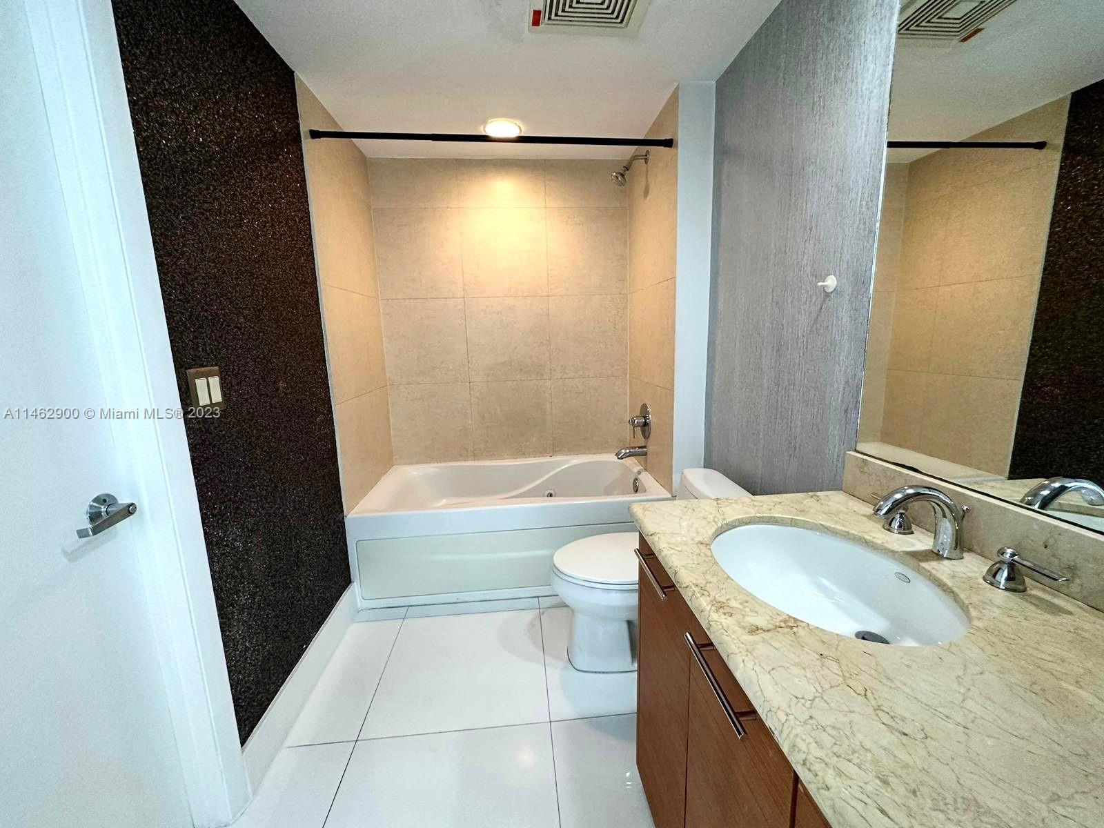 50 Biscayne Blvd # 3107