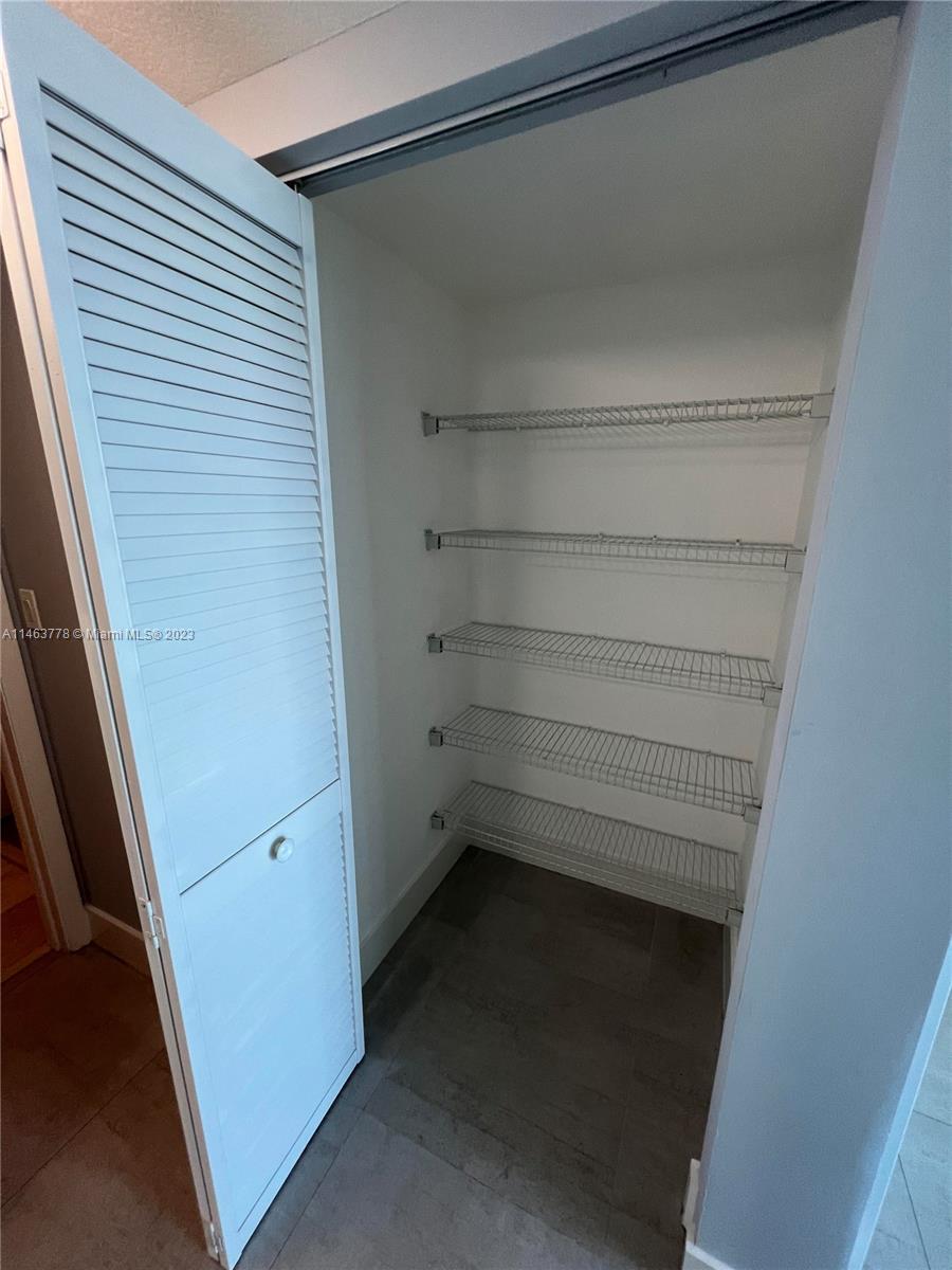 1800 N Bayshore Dr # 3502