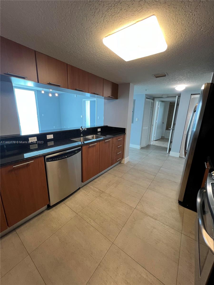 1800 N Bayshore Dr # 3502