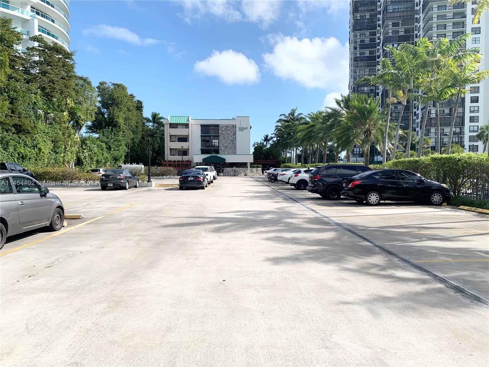 2201 Brickell Ave # 4