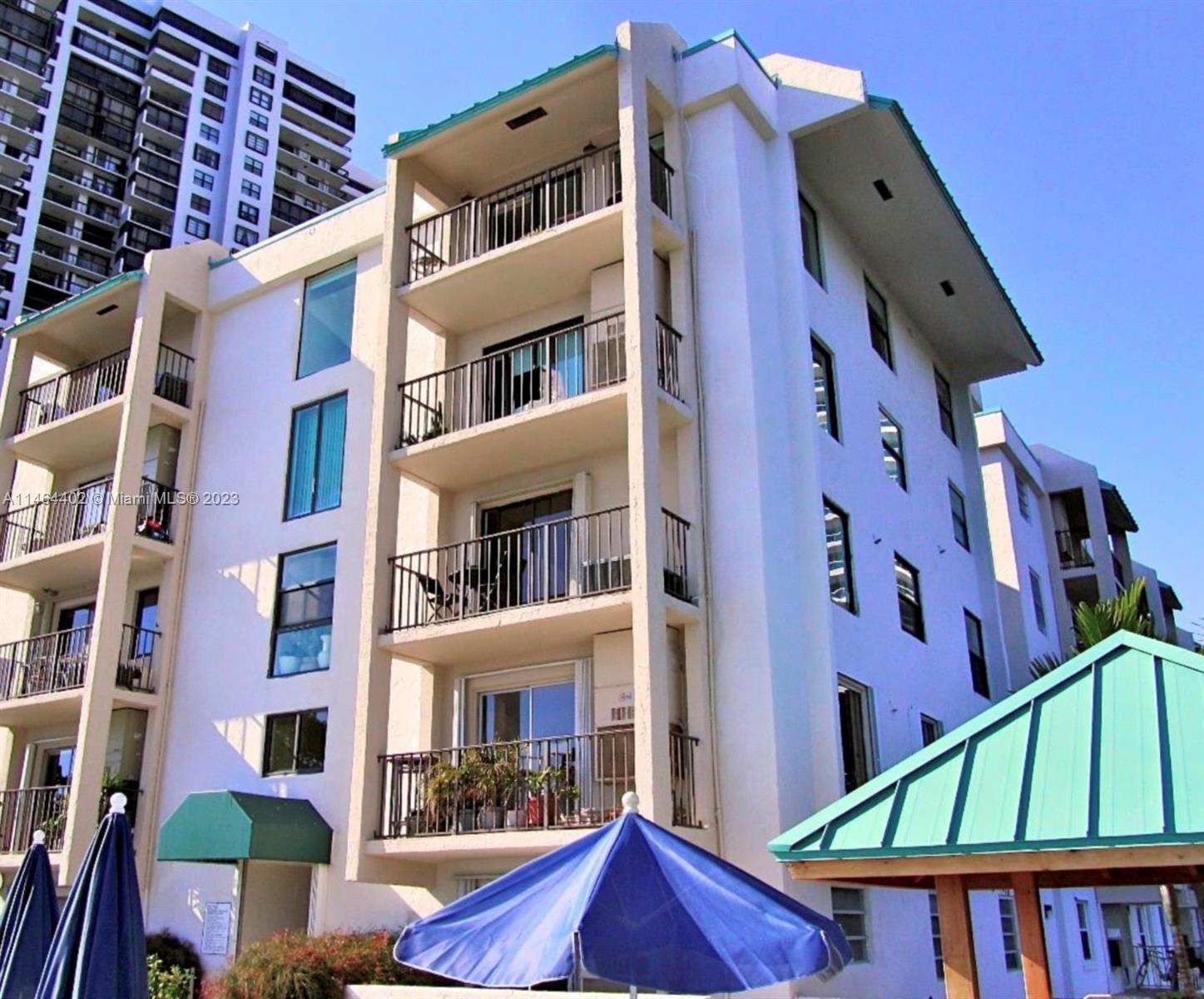 2201 Brickell Ave # 4