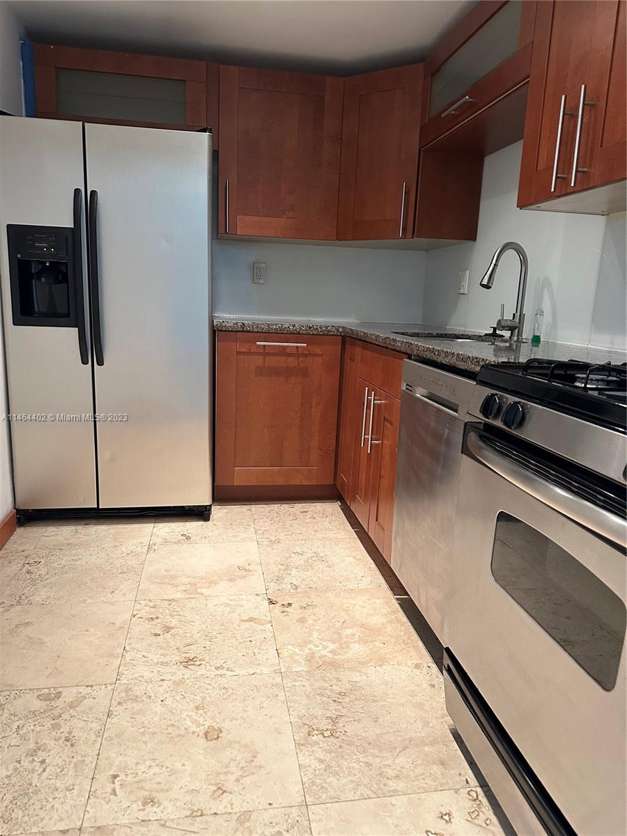 2201 Brickell Ave # 4