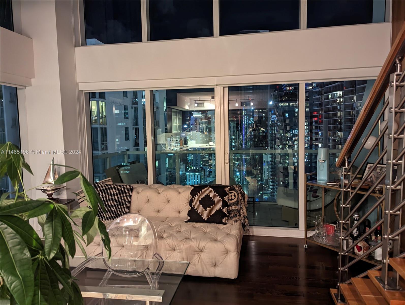 41 SE 5th St # 2302