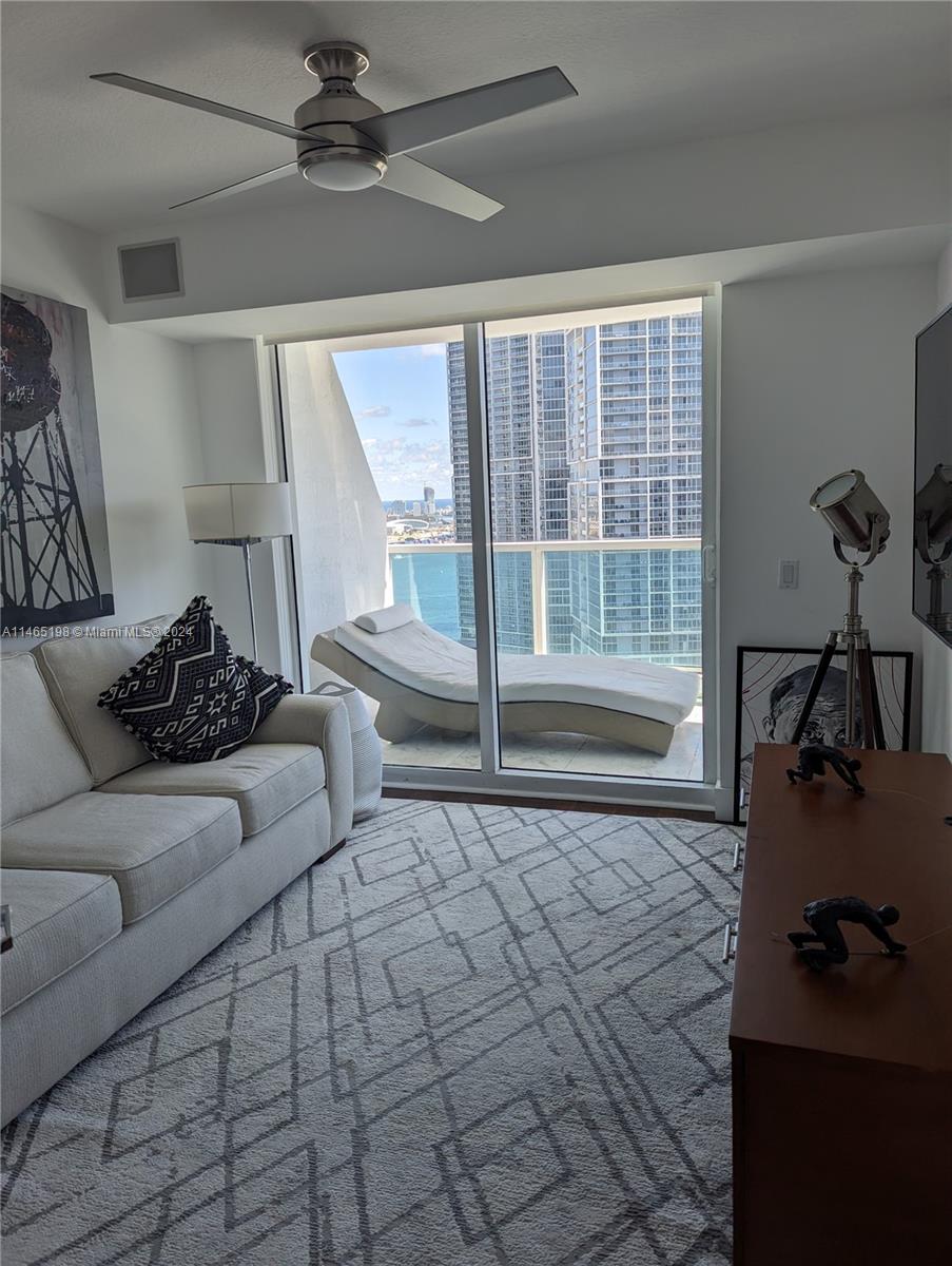 41 SE 5th St # 2302