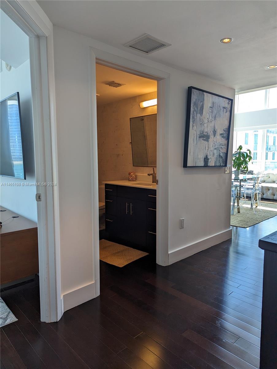 41 SE 5th St # 2302