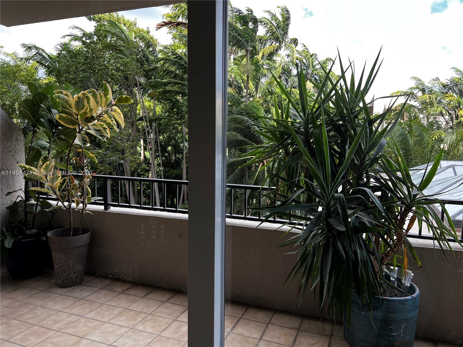 151 Crandon Blvd # 328
