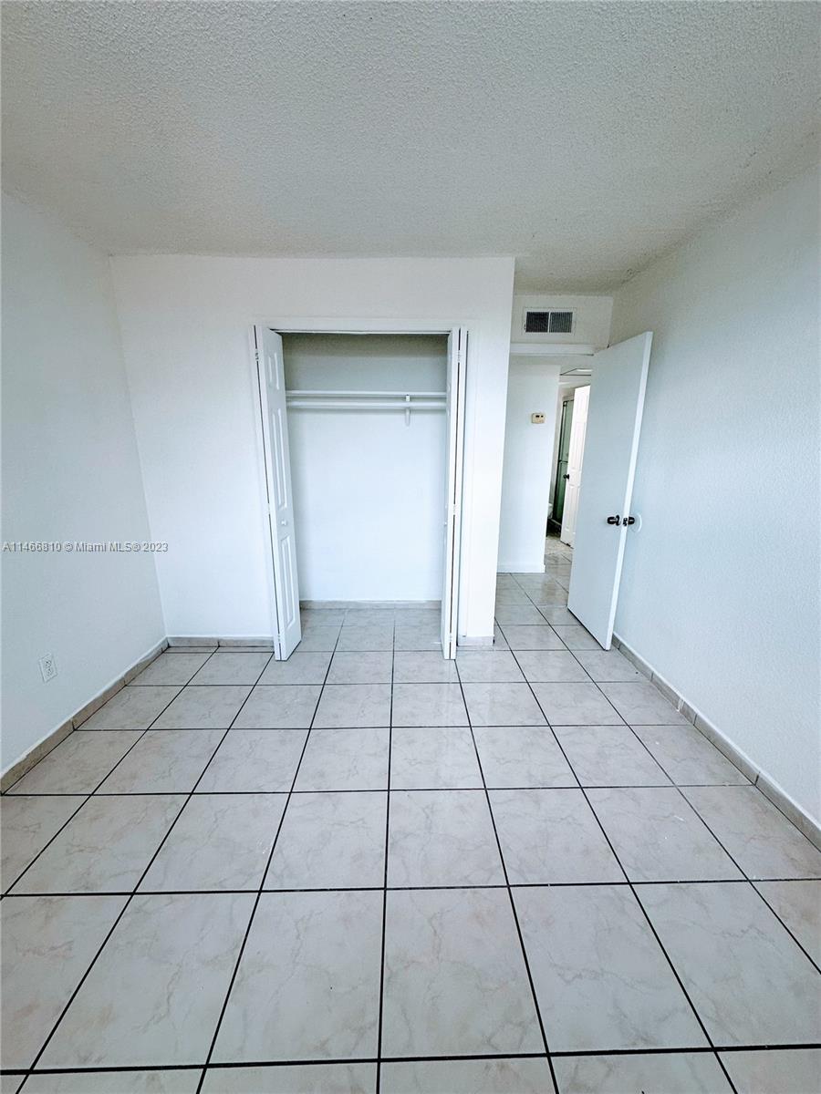606 W 81st St # 303