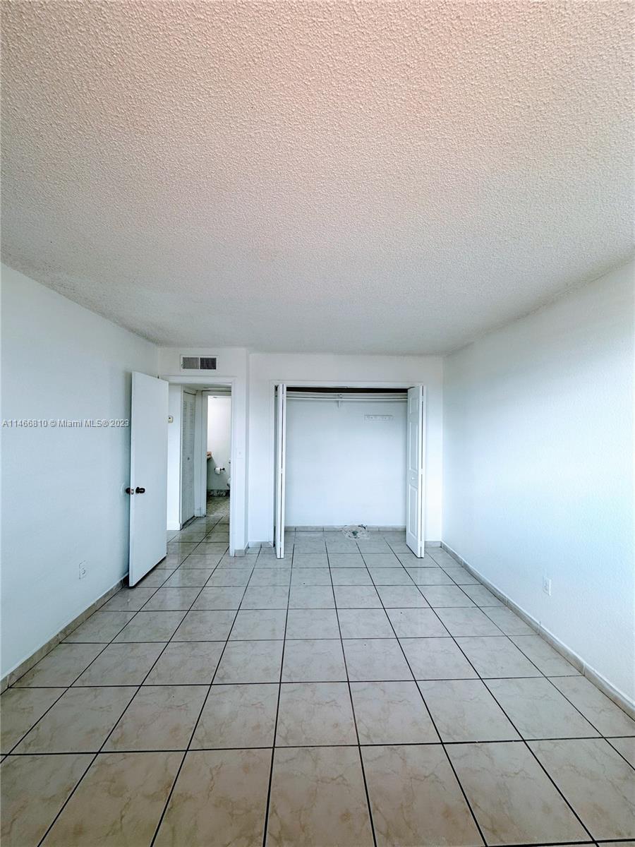 606 W 81st St # 303