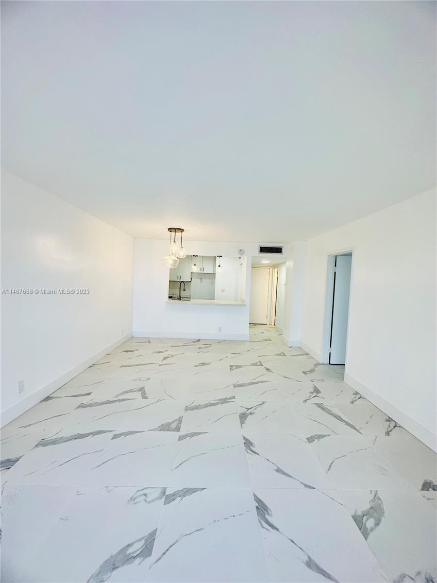 2935 NE 163rd St # 3I