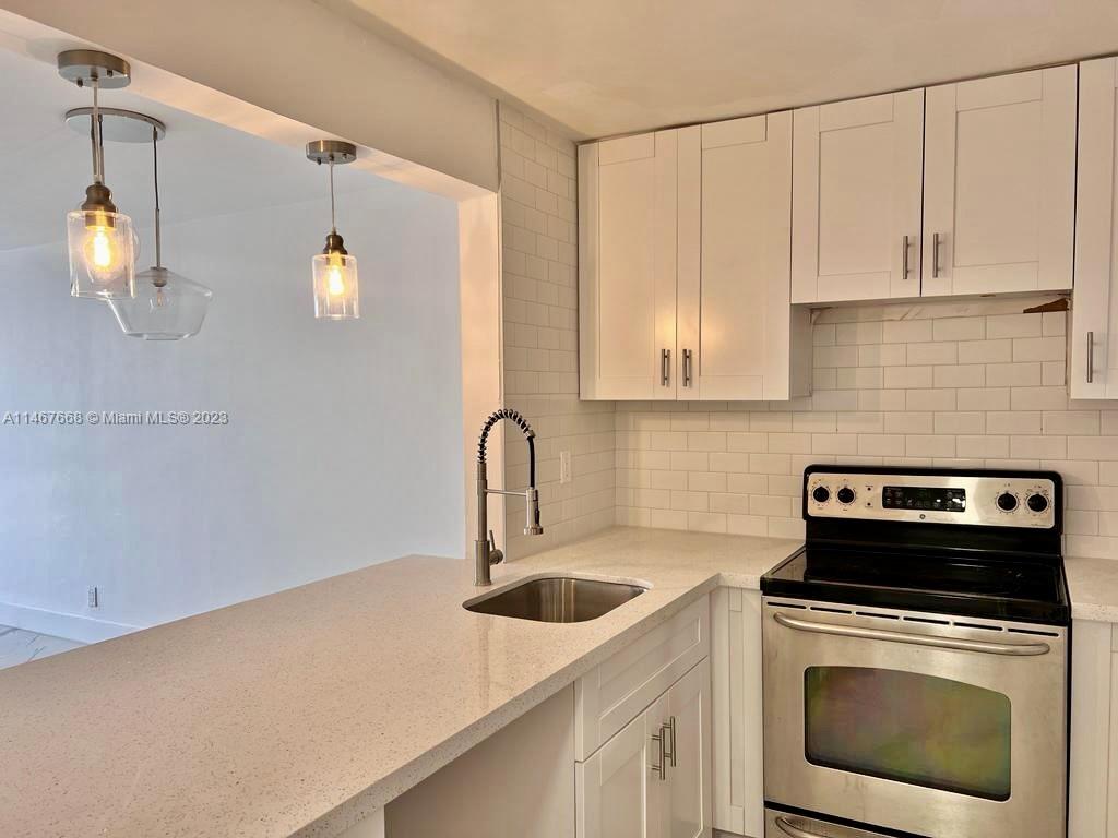 2935 NE 163rd St # 3I