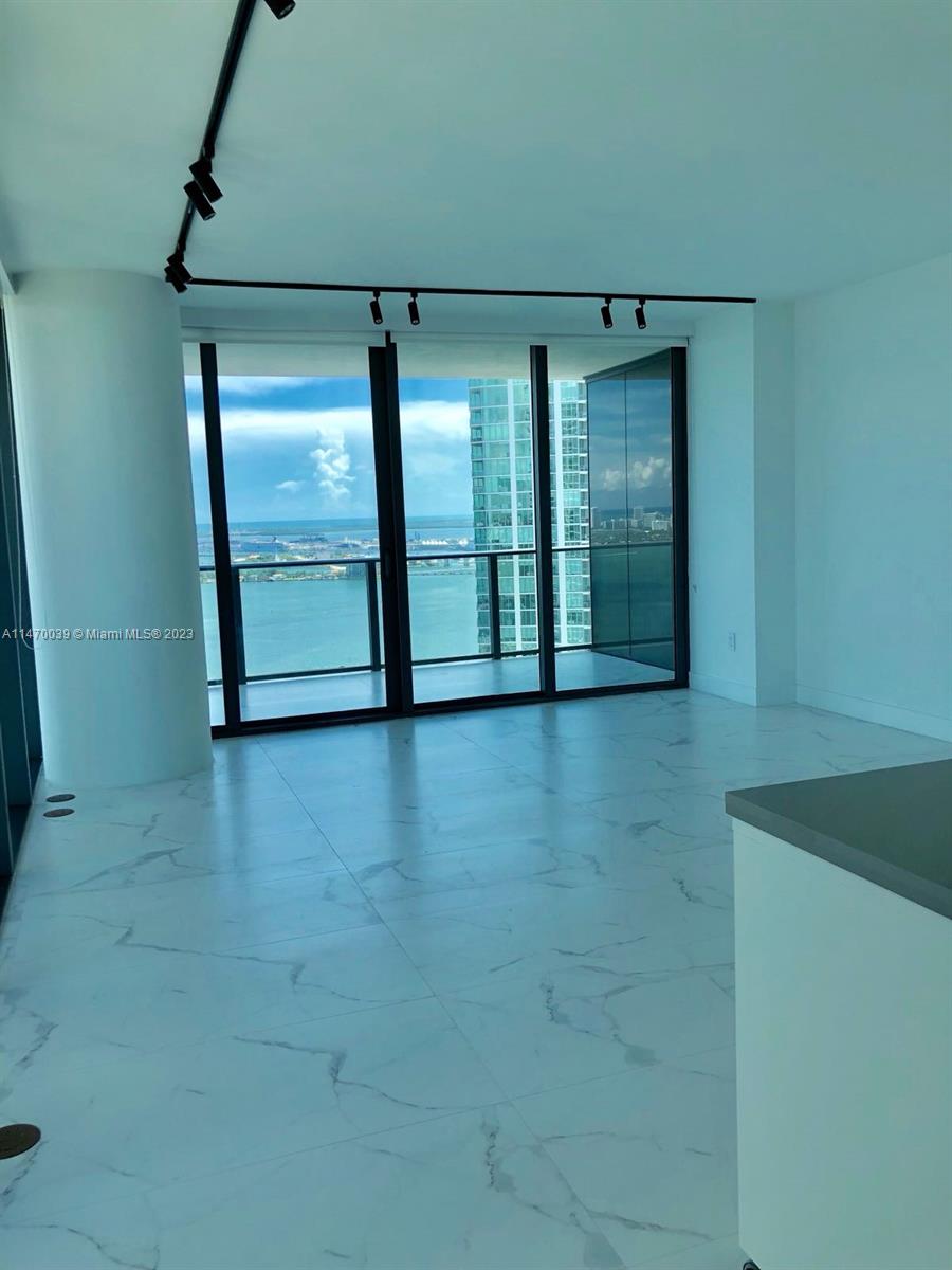 650 NE 32 ST # 3307