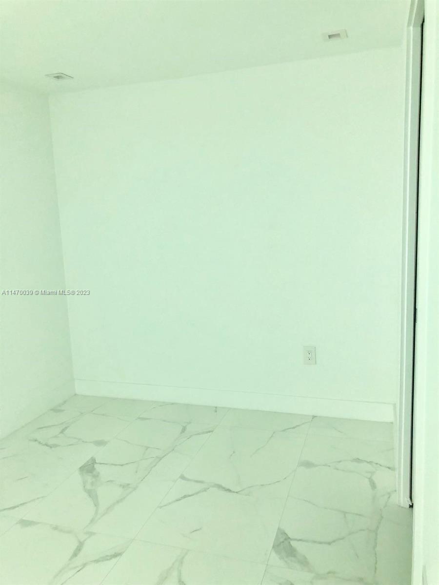 650 NE 32 ST # 3307