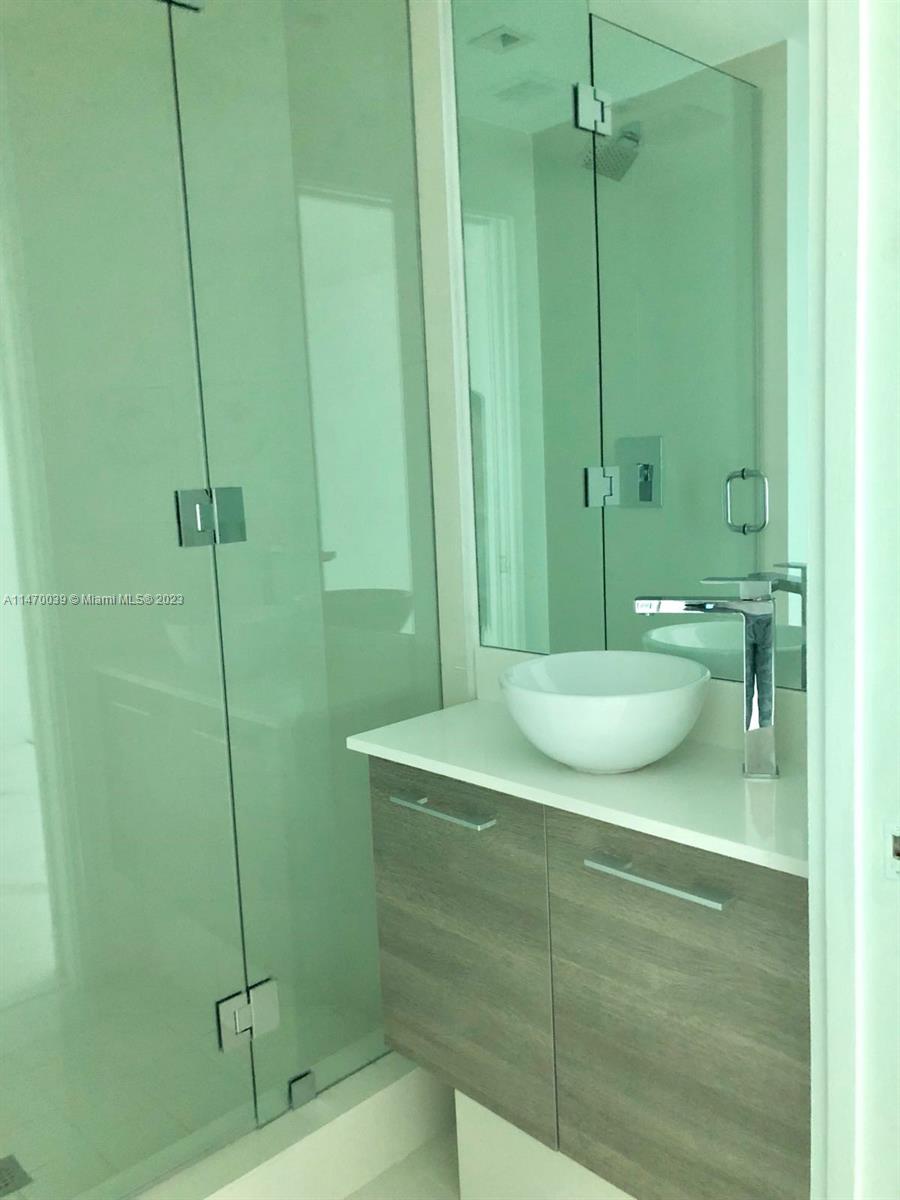 650 NE 32 ST # 3307