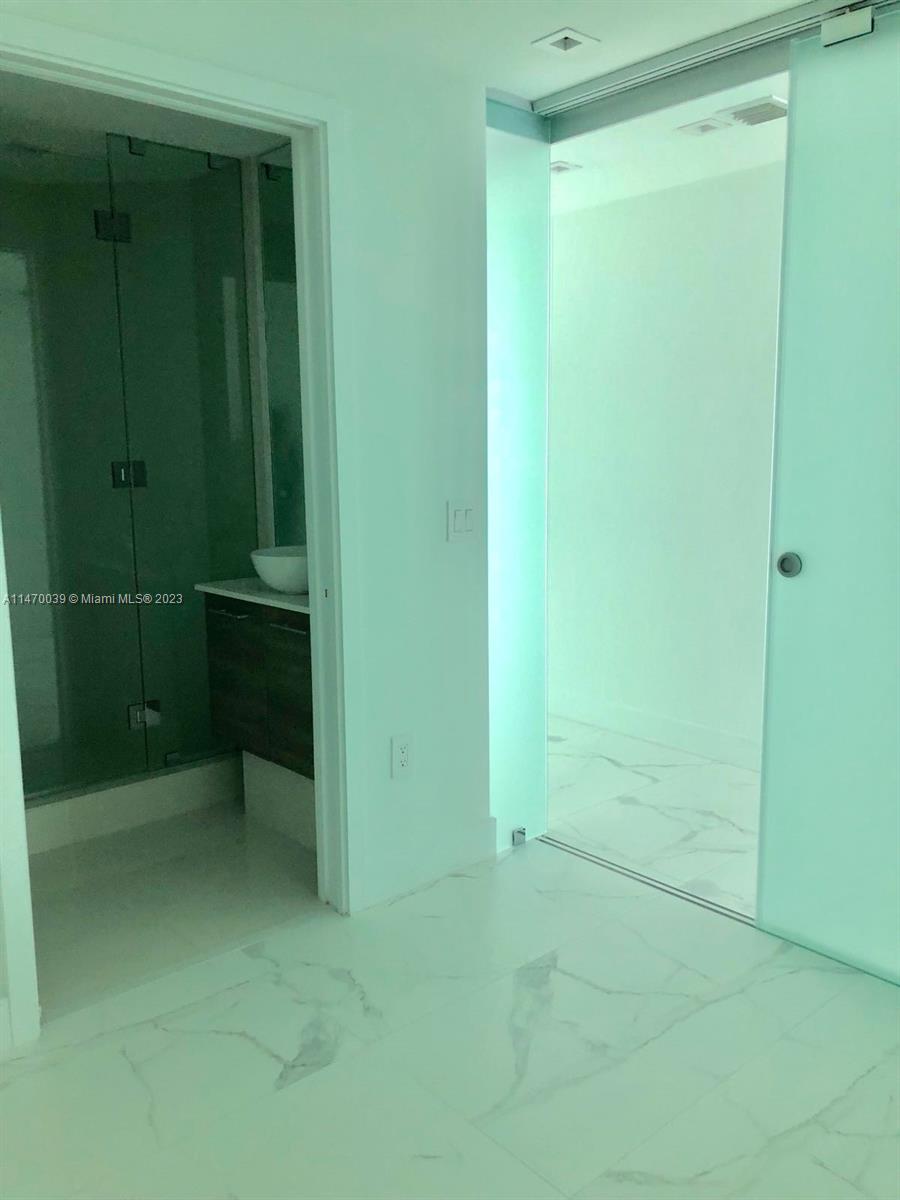 650 NE 32 ST # 3307