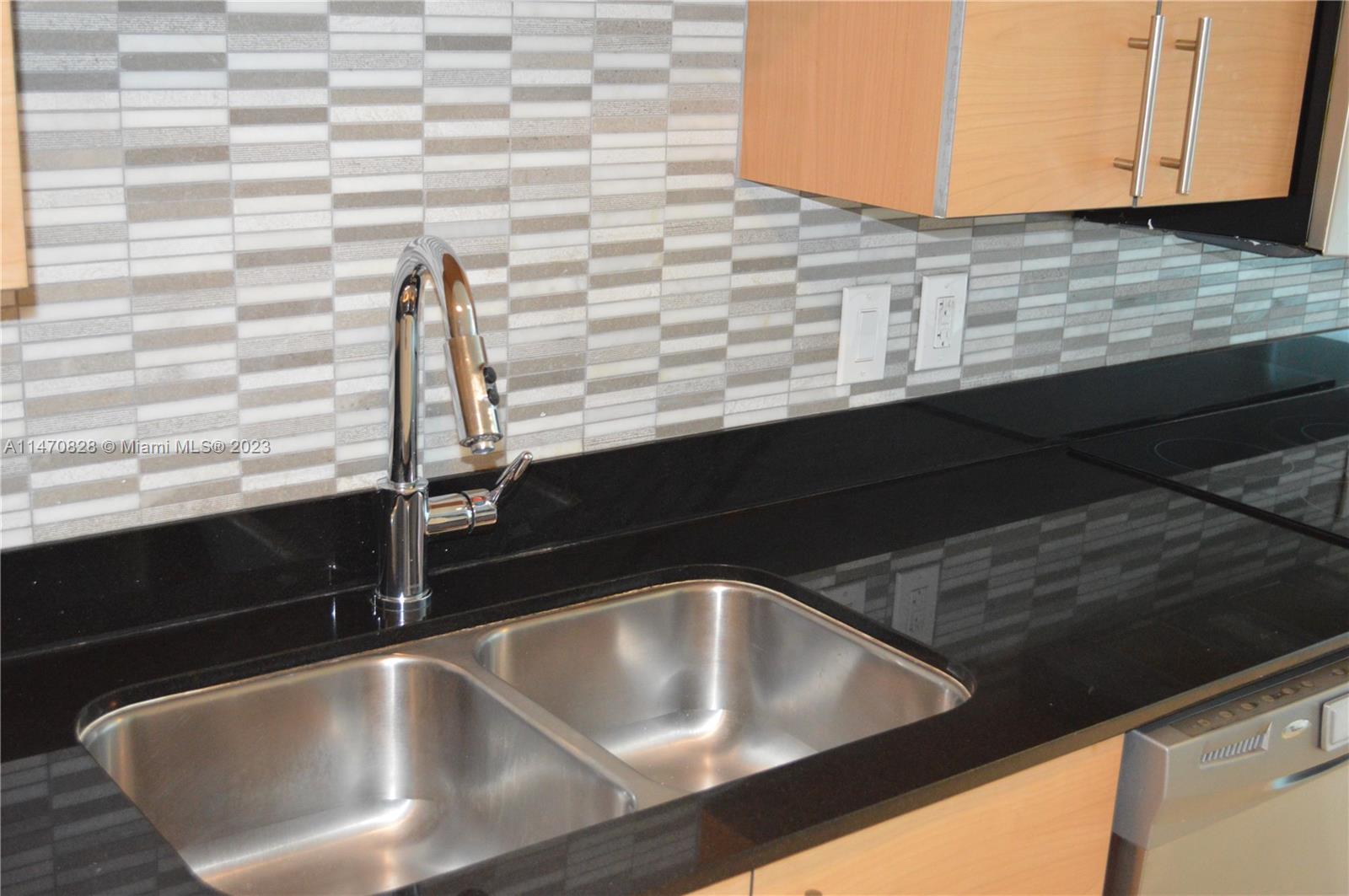 60 SW 13th St # 3820