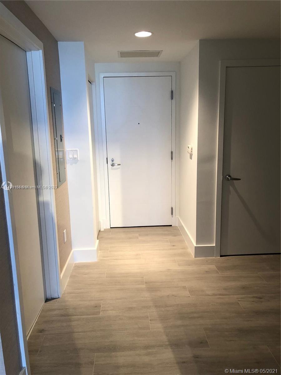 16385 Biscayne Blvd # 1720