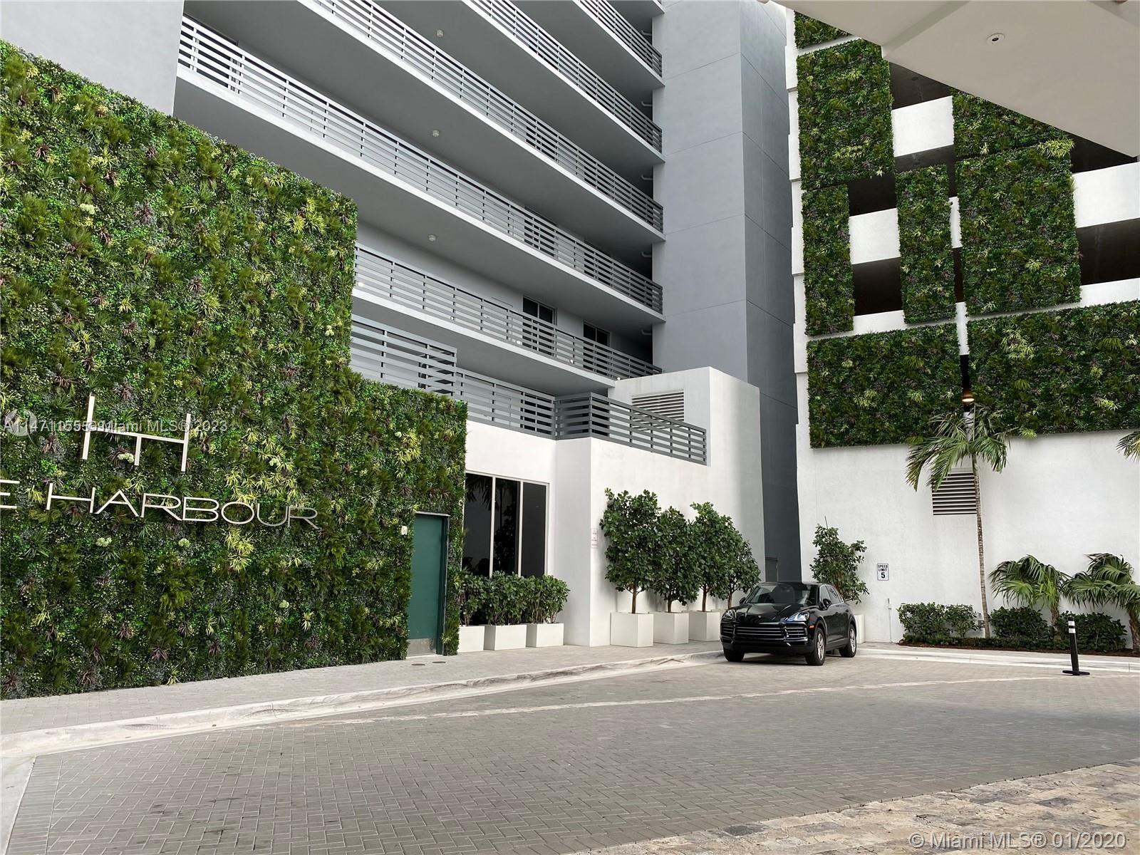 16385 Biscayne Blvd # 1720