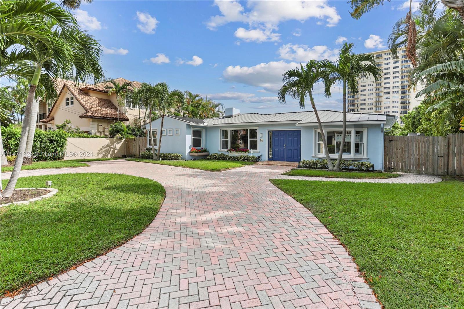 2520 Delmar Pl