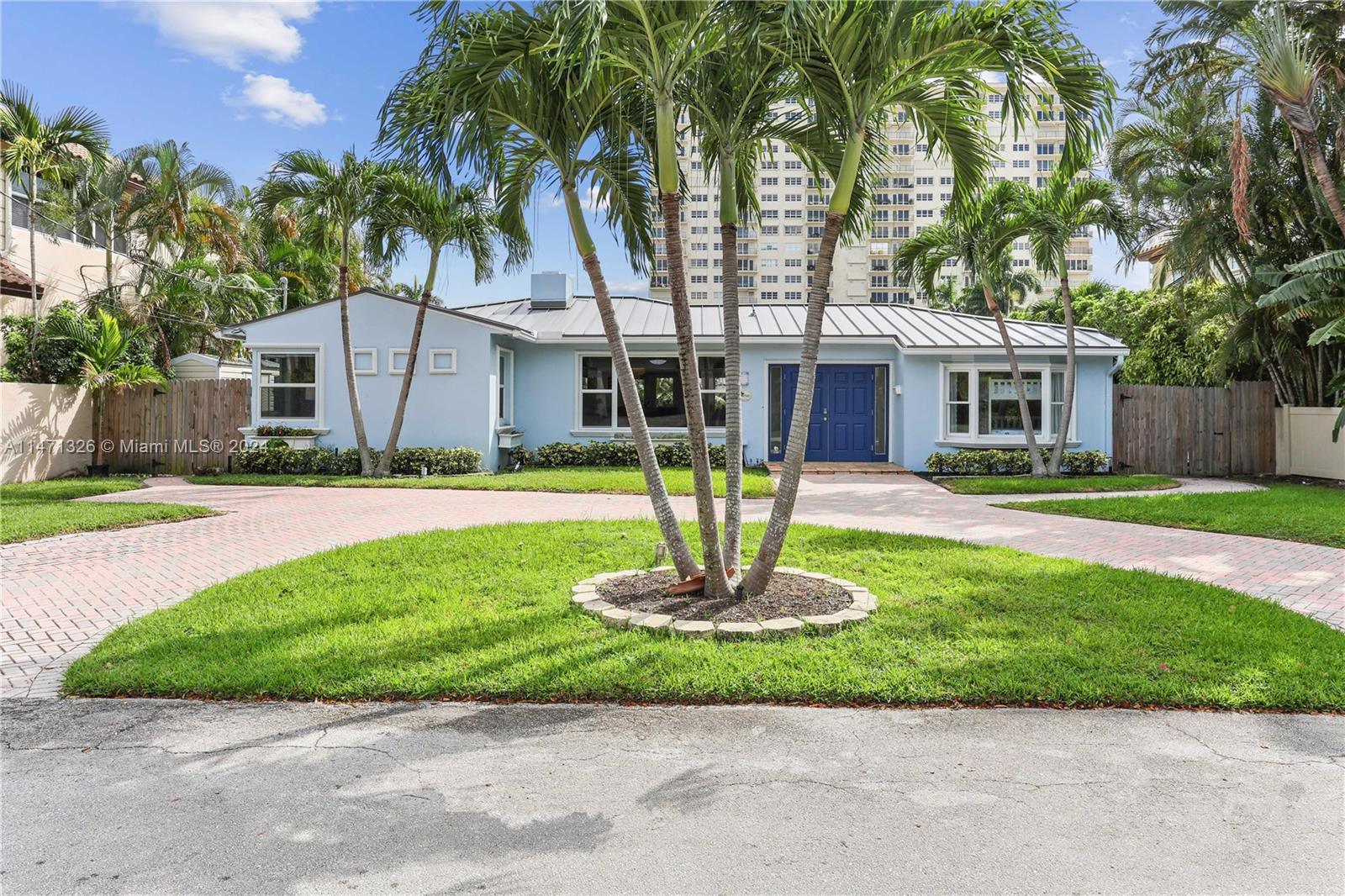 2520 Delmar Pl