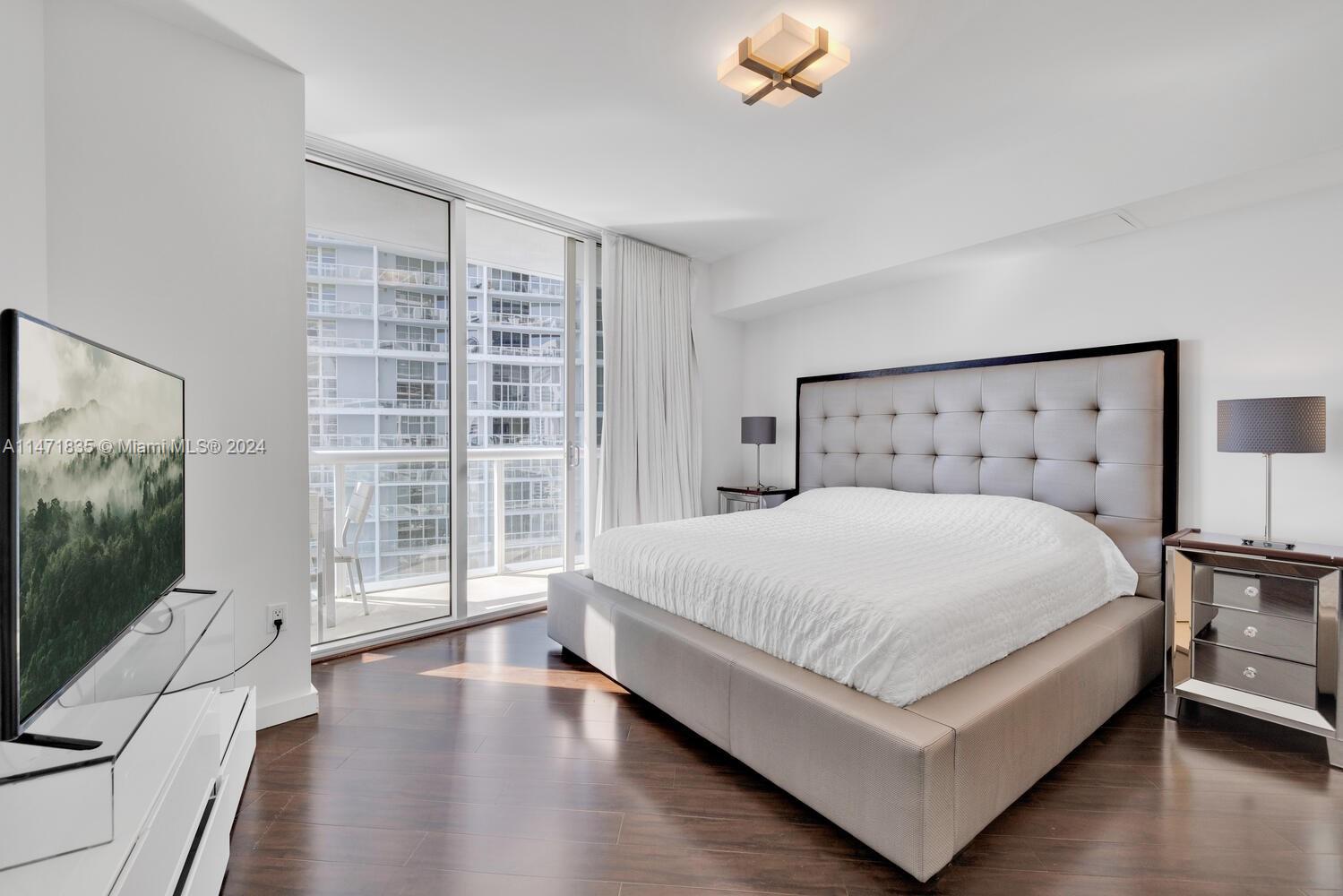 475 Brickell Ave # 2107
