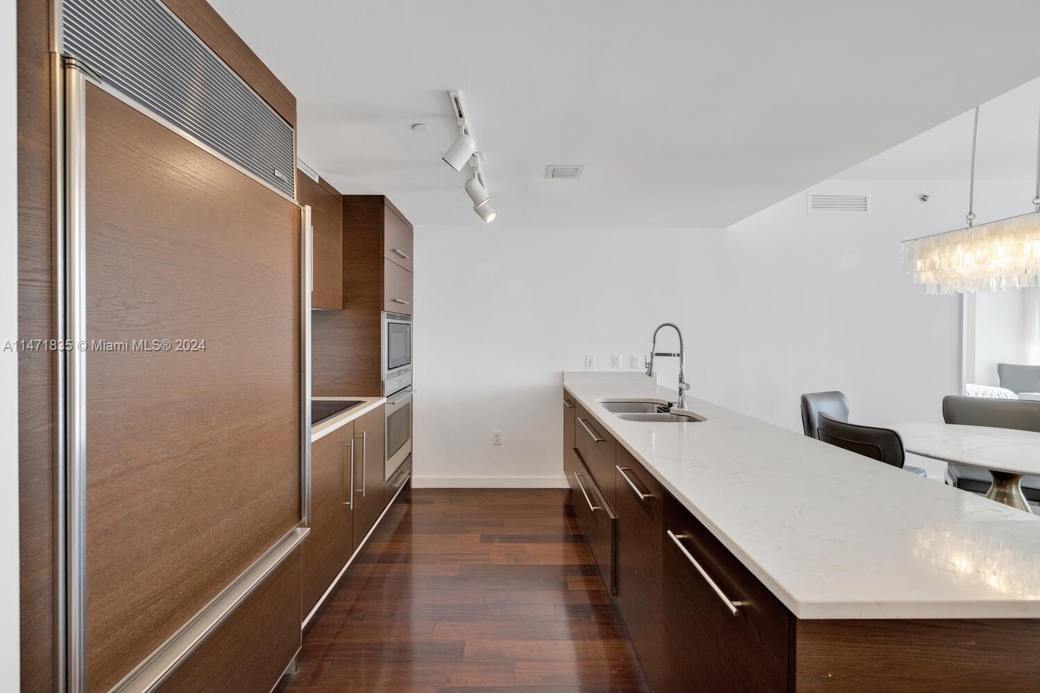 475 Brickell Ave # 2107