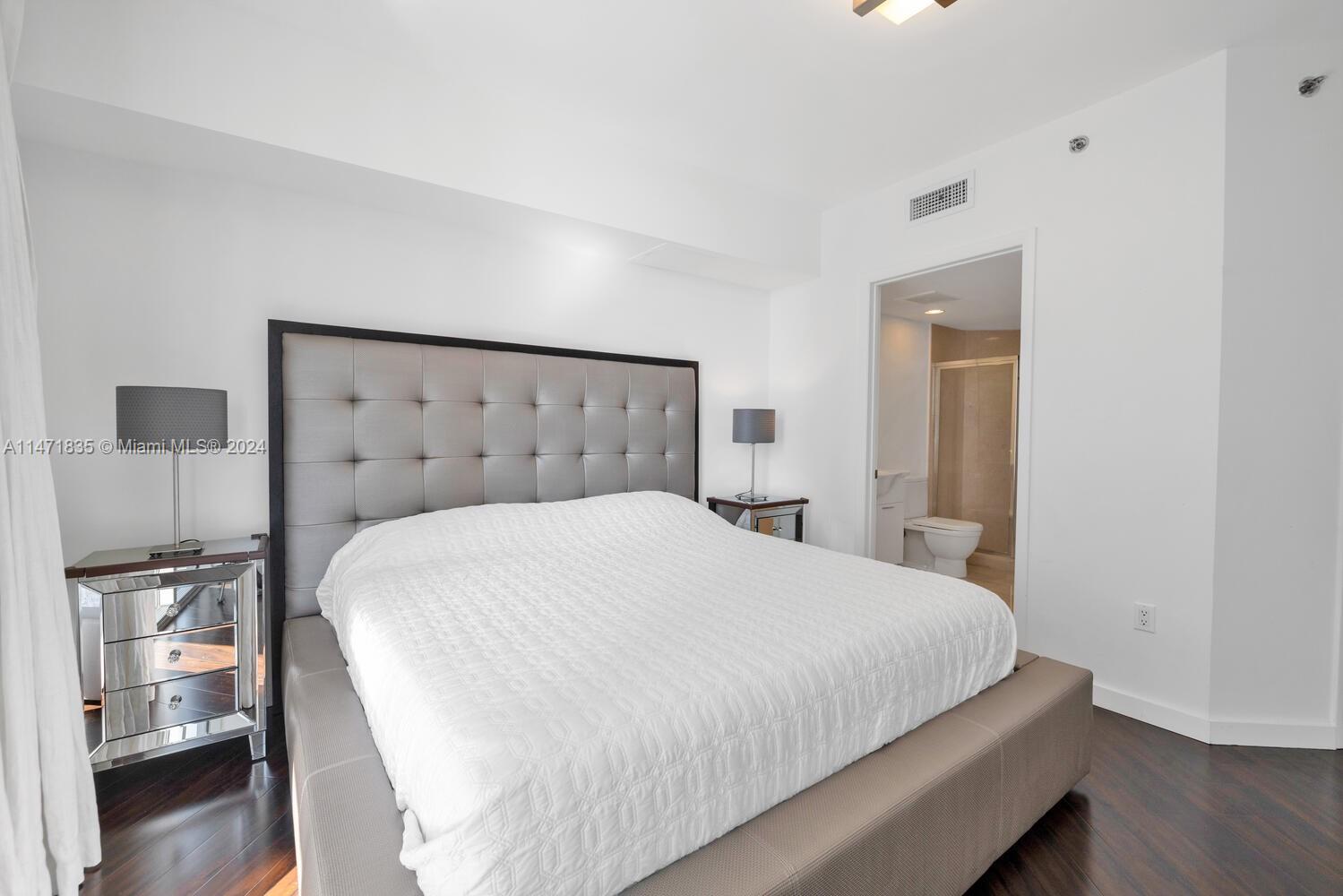 475 Brickell Ave # 2107