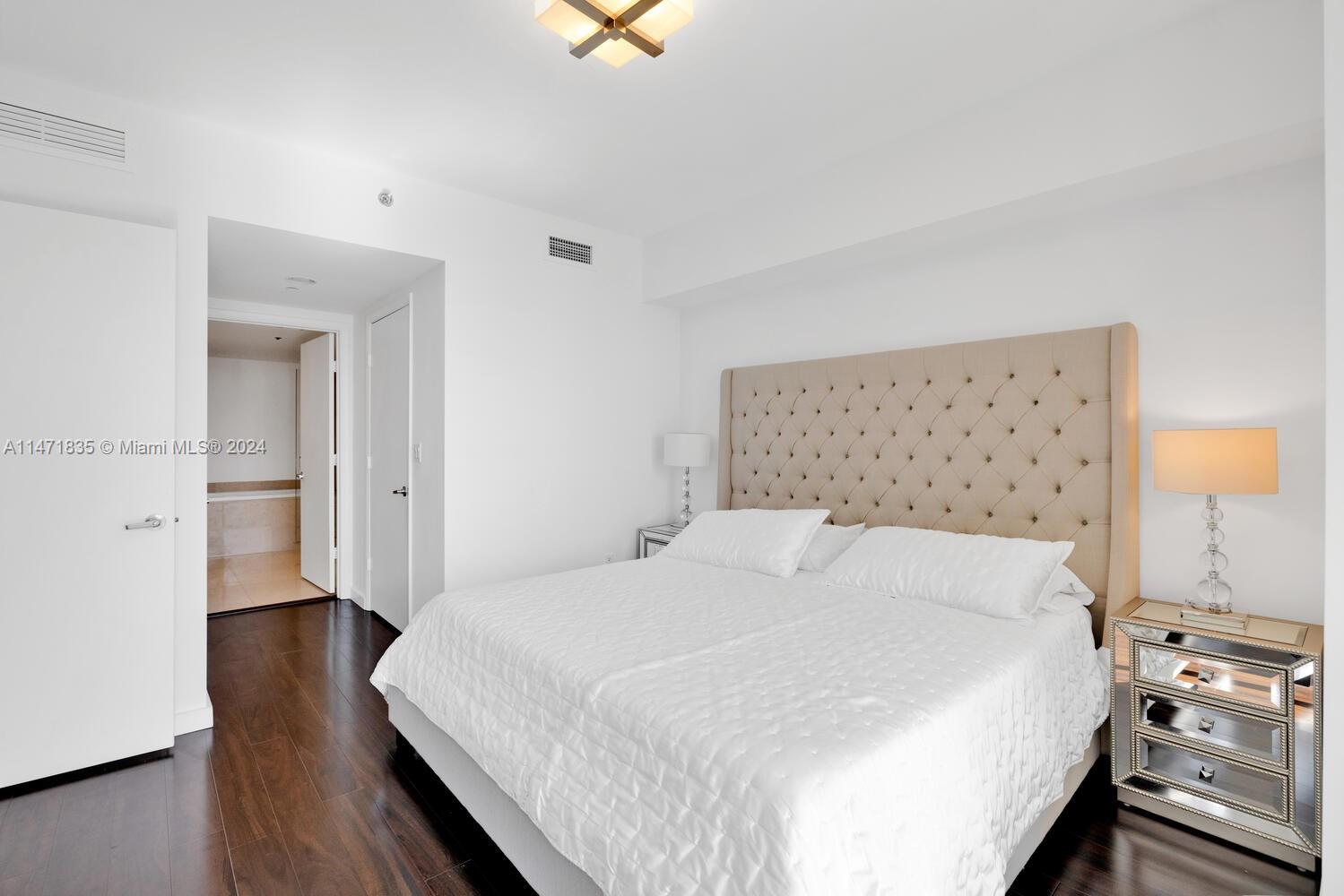 475 Brickell Ave # 2107