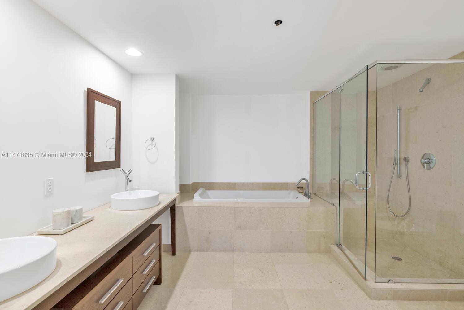 475 Brickell Ave # 2107
