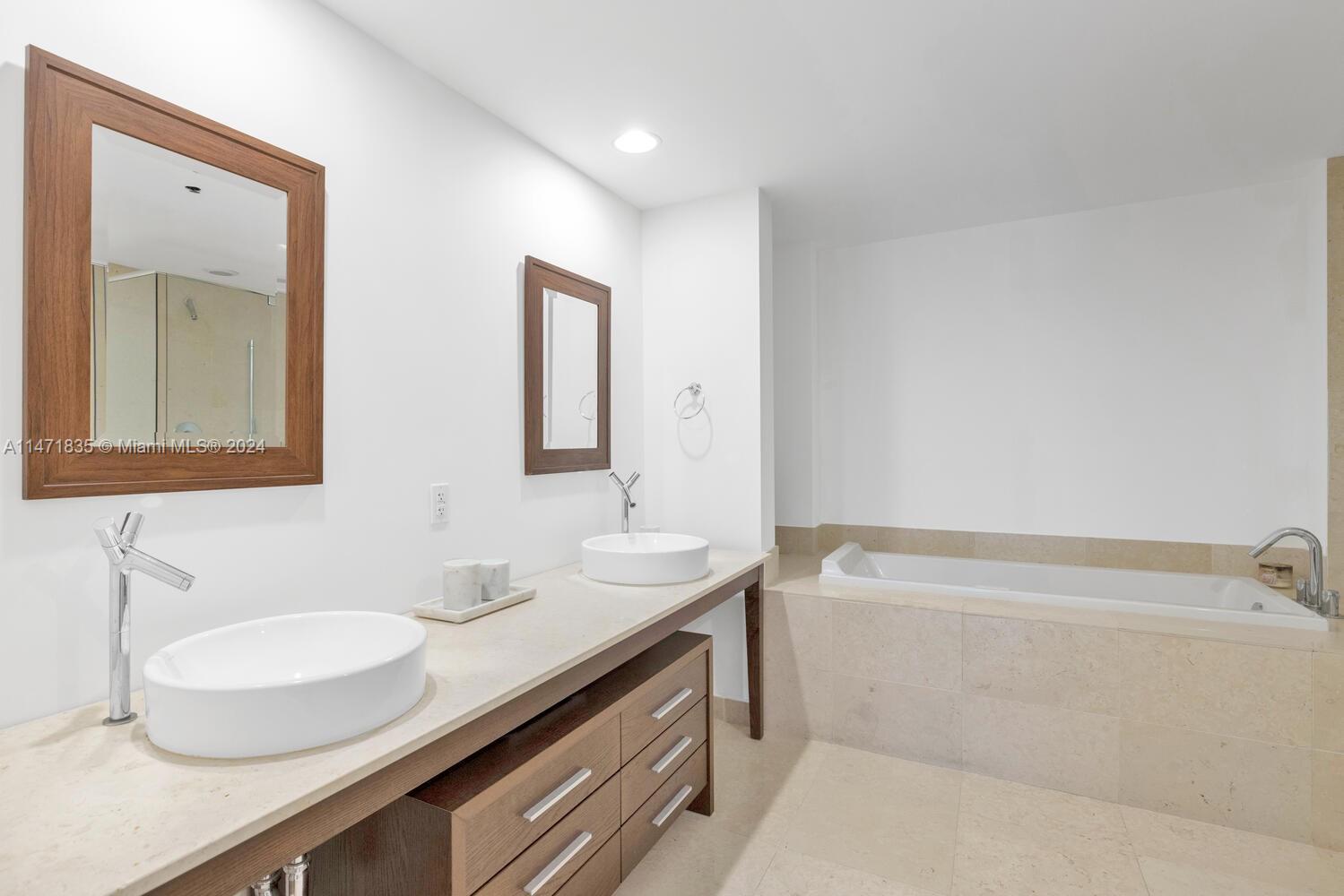 475 Brickell Ave # 2107