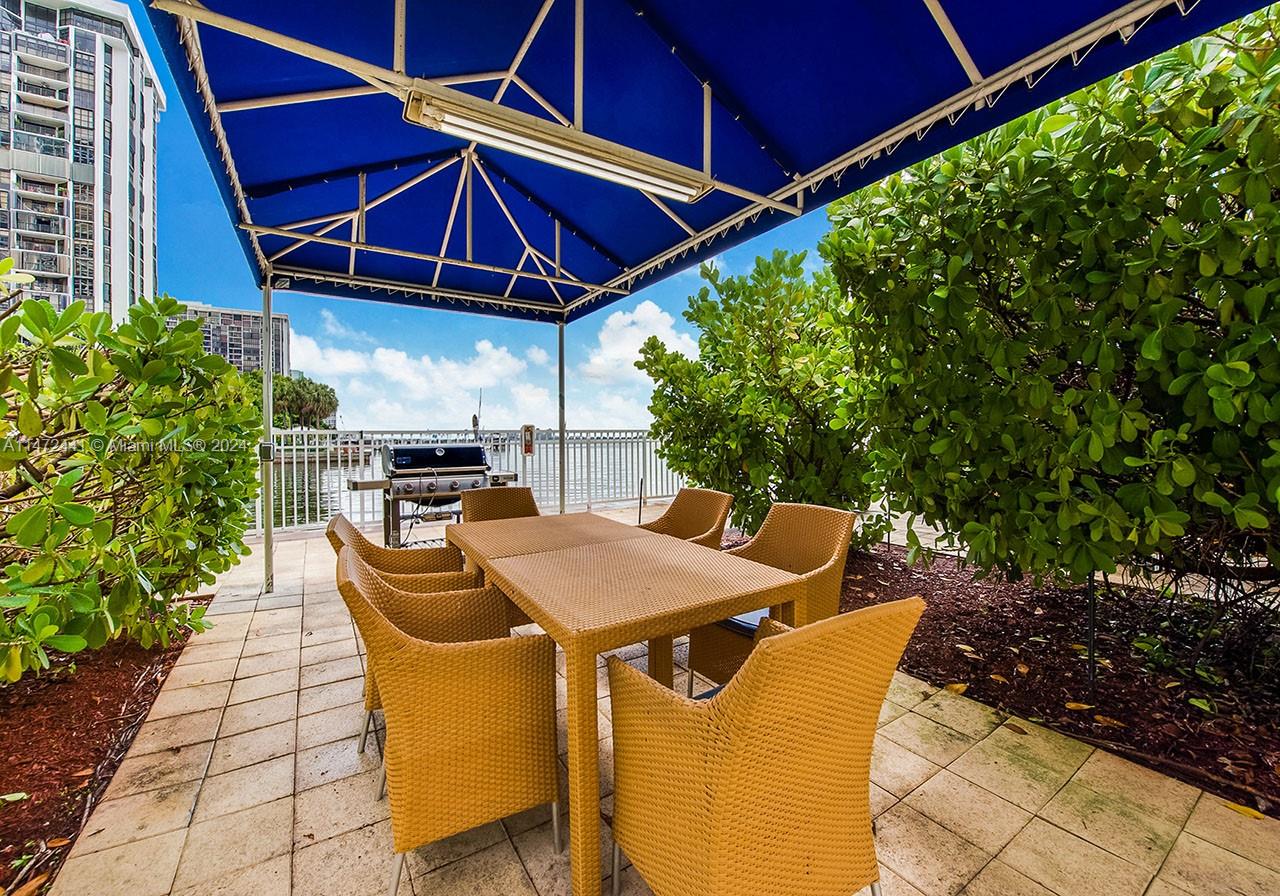 2101 Brickell Ave # 1112