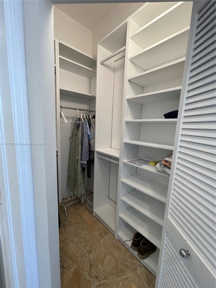 888 Brickell Key Dr # 2605