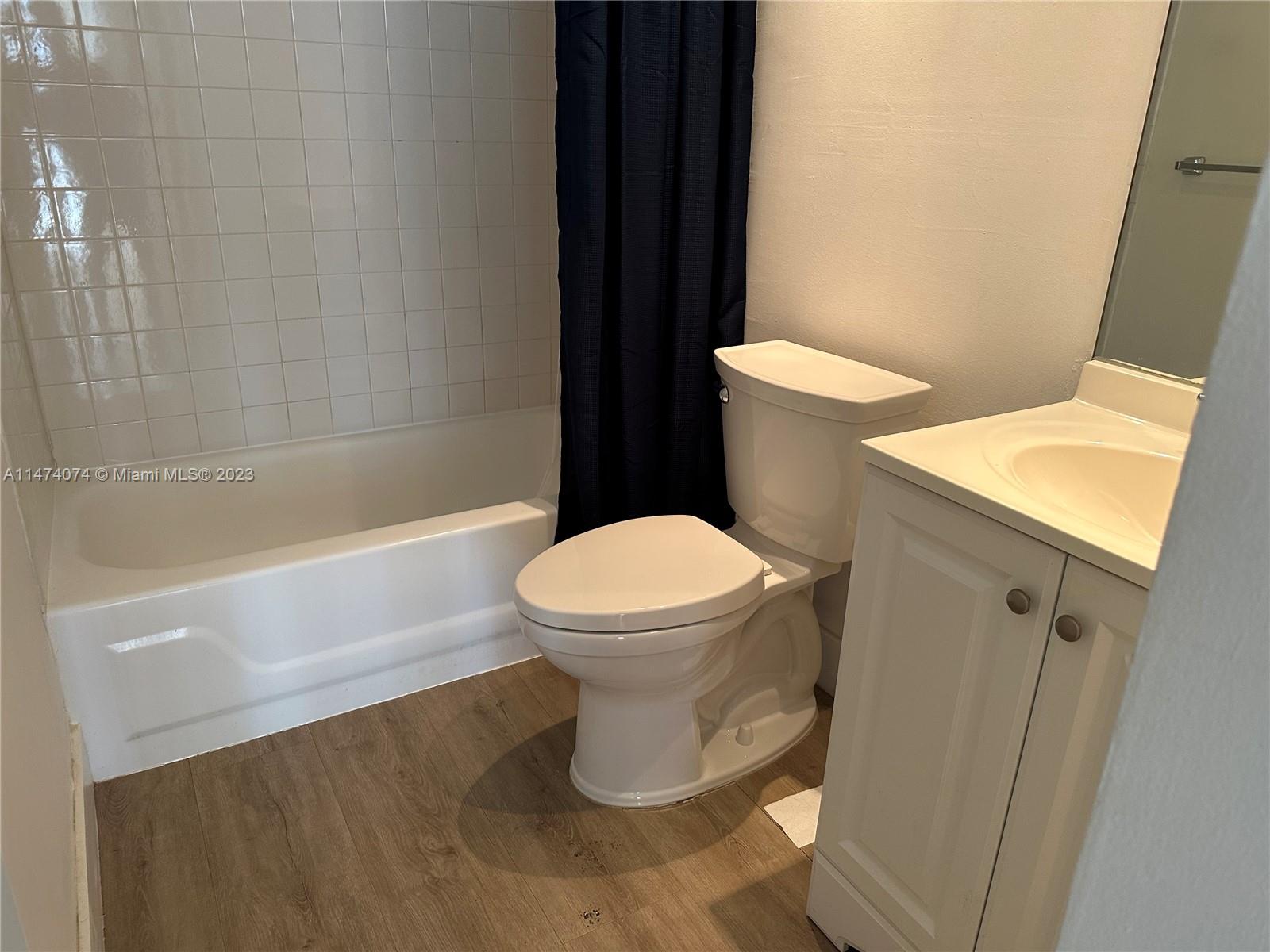 1440 Brickell Bay # 806