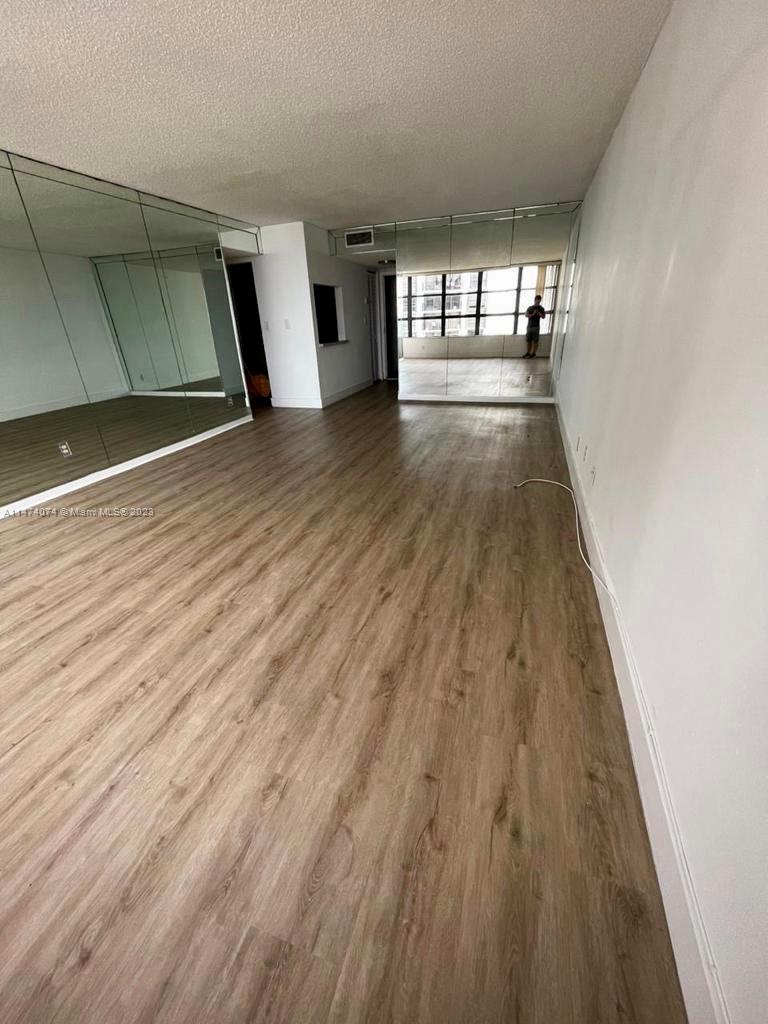 1440 Brickell Bay # 806