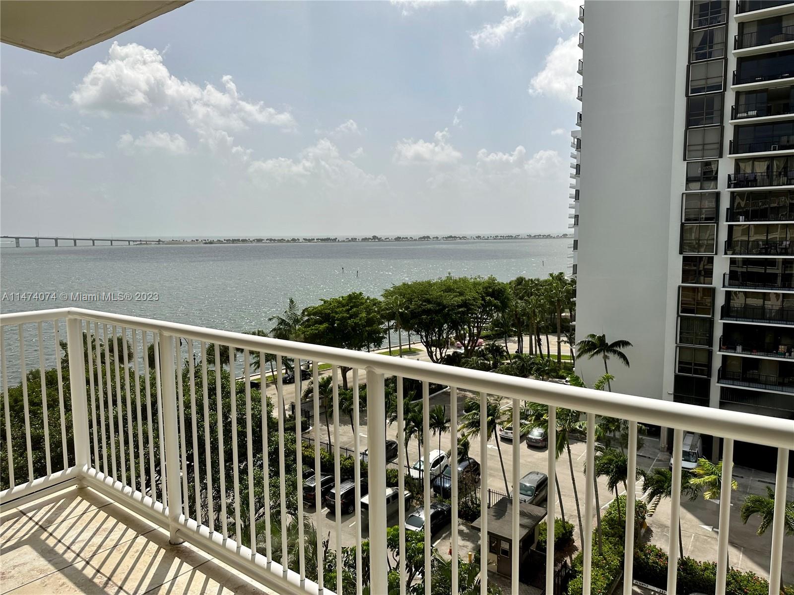 1440 Brickell Bay # 806