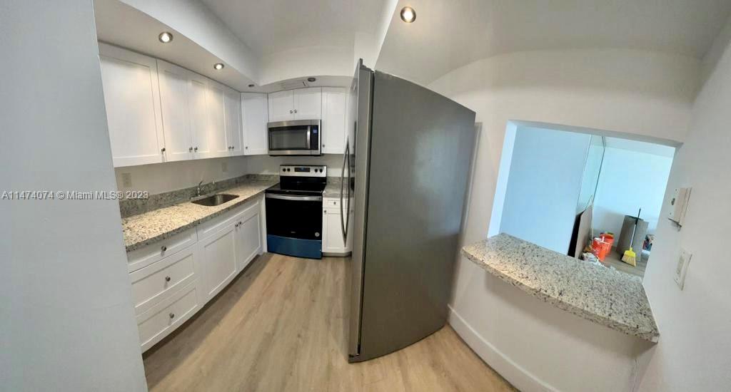 1440 Brickell Bay # 806