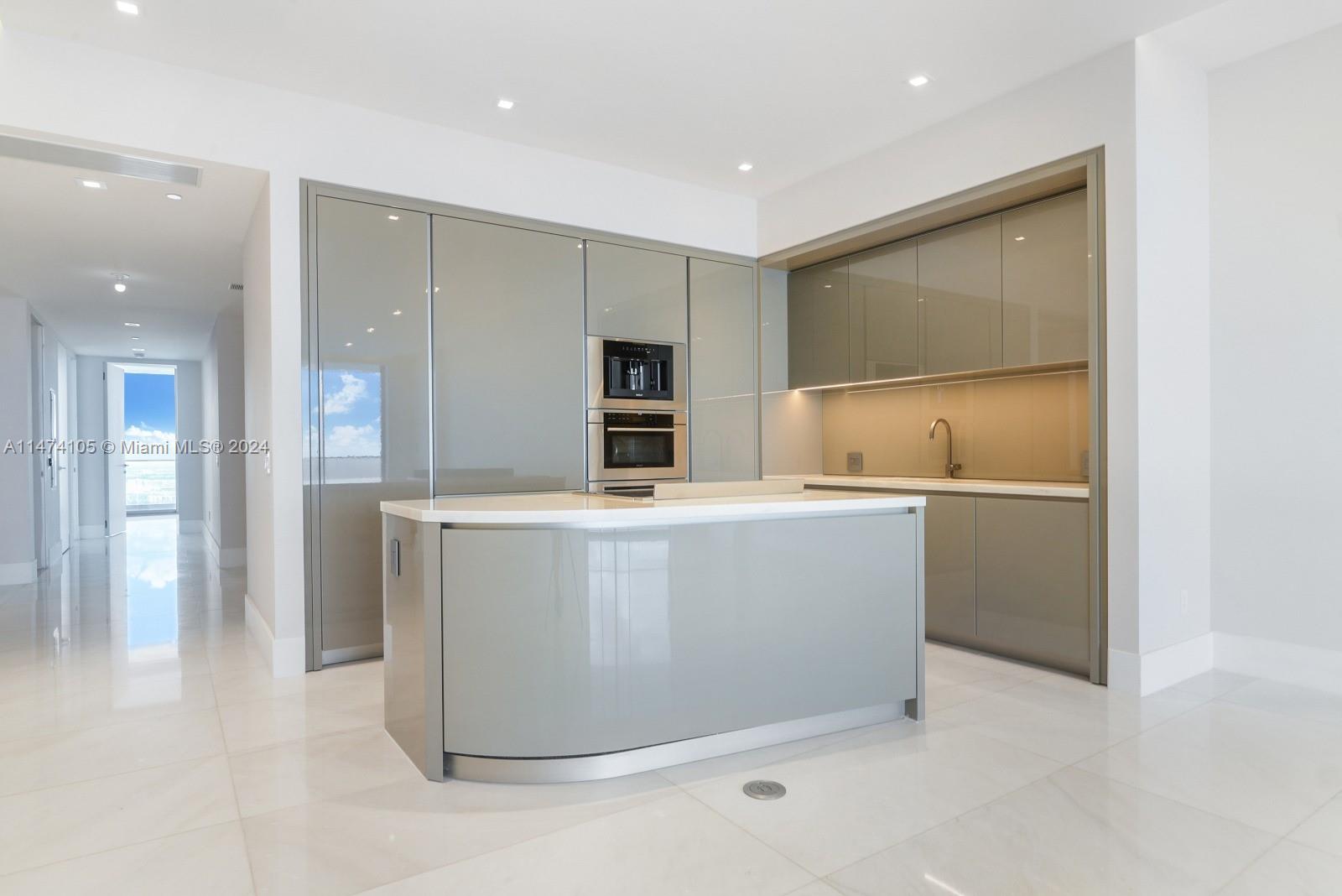 18975 Collins Ave # 3803