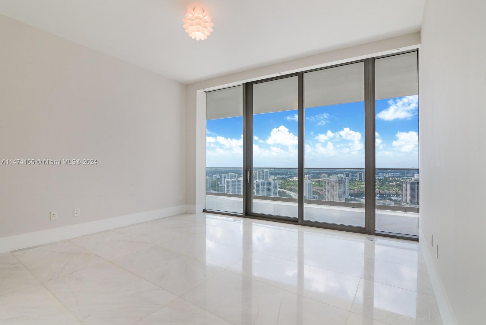 18975 Collins Ave # 3803