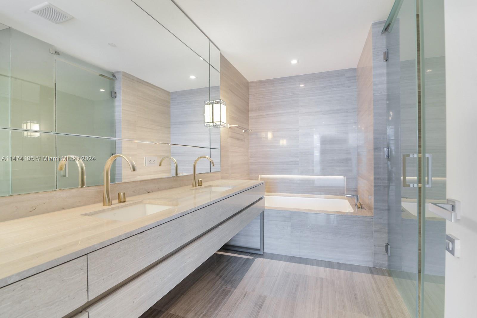 18975 Collins Ave # 3803