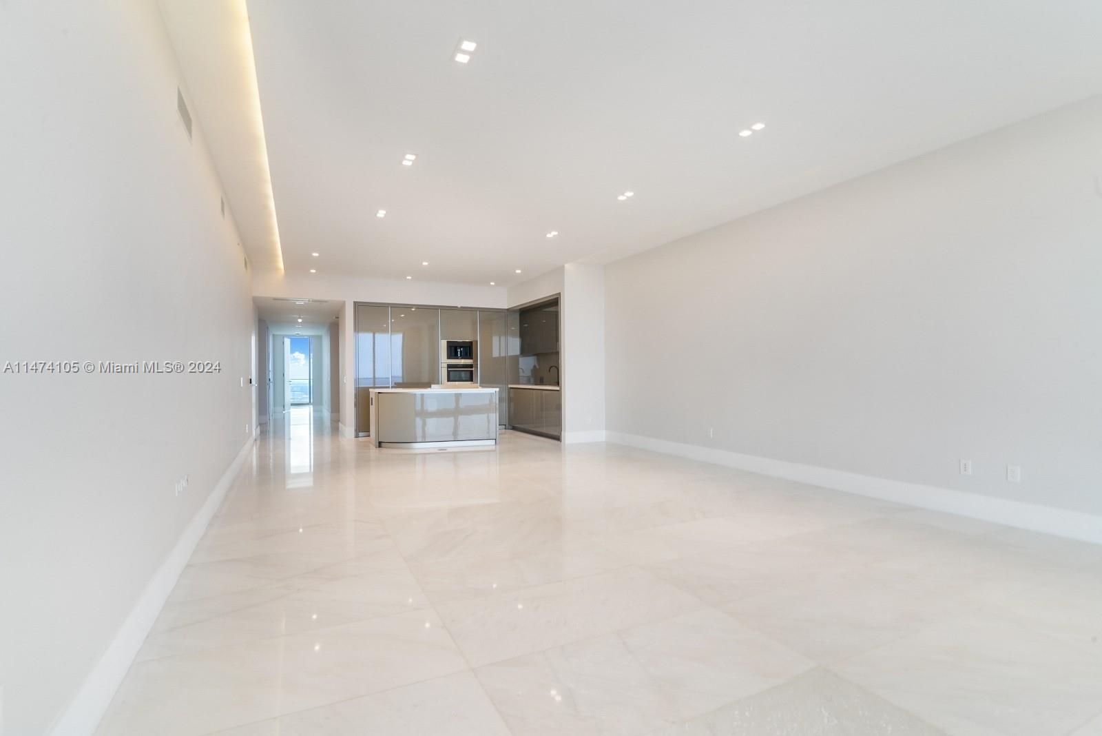 18975 Collins Ave # 3803