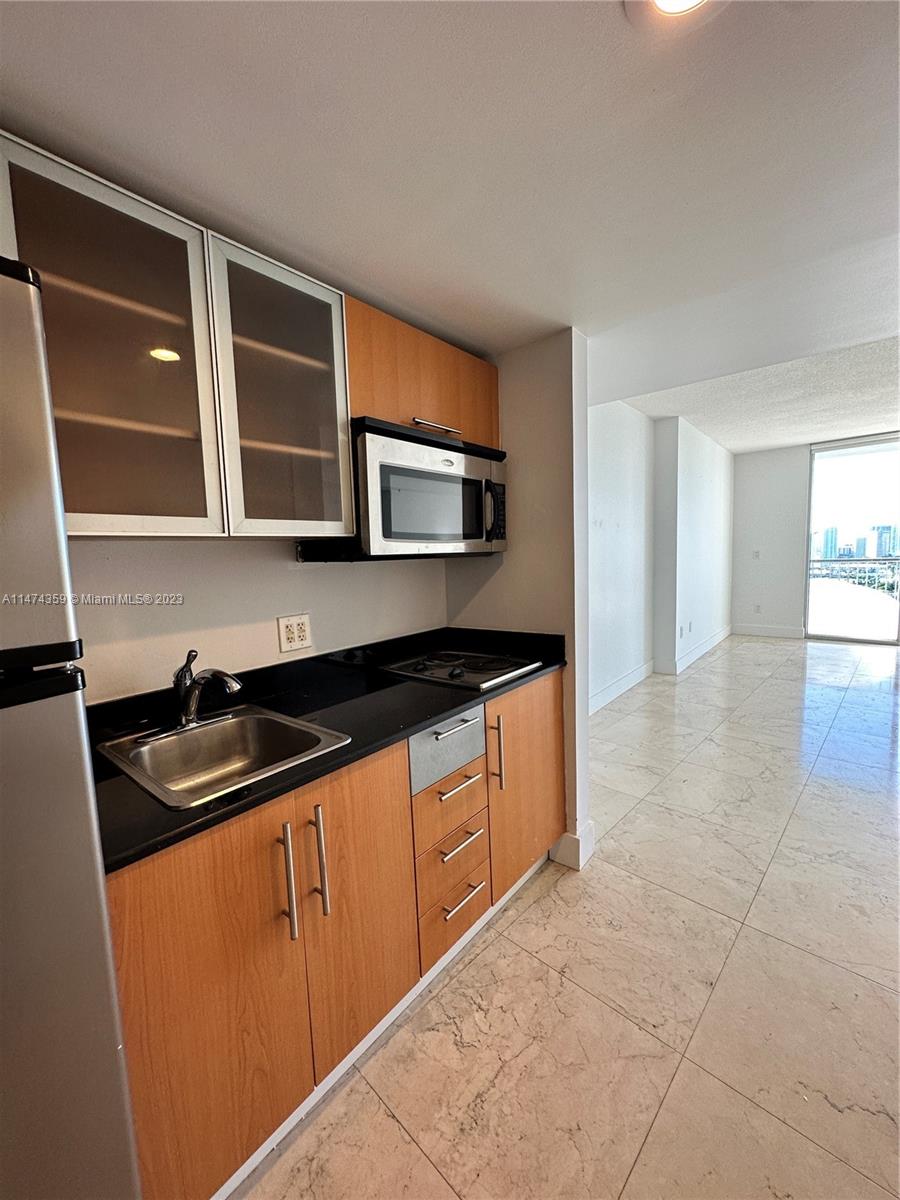 1750 N Bayshore Dr # 3008