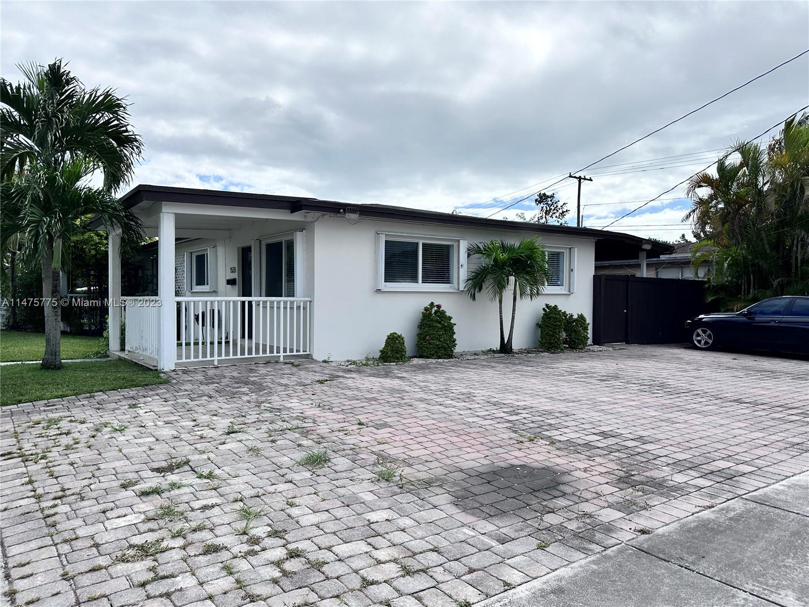 1525 SW 70th Ave # 2