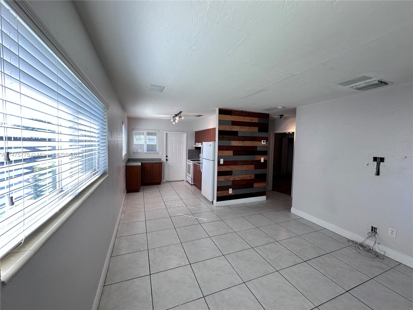 1525 SW 70th Ave # 2