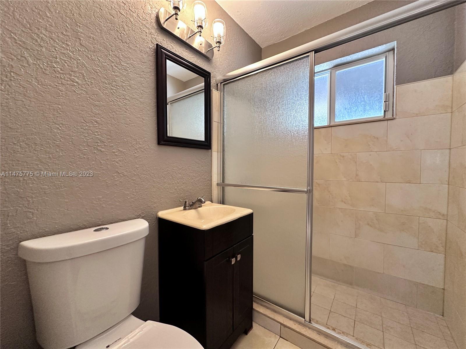 1525 SW 70th Ave # 2